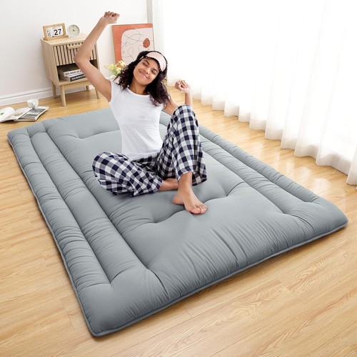 Roll tatami sleeping - up,